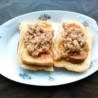 納豆のせ卵サンドフレンチトースト